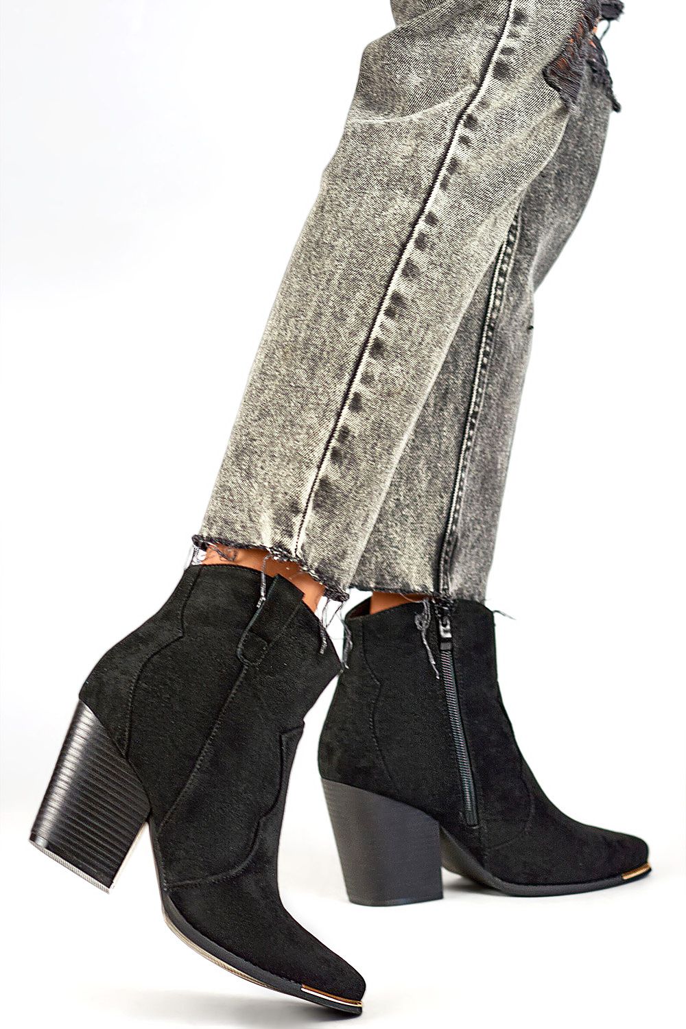 Stiefeletten mit Absatz model 200878 PRIMO