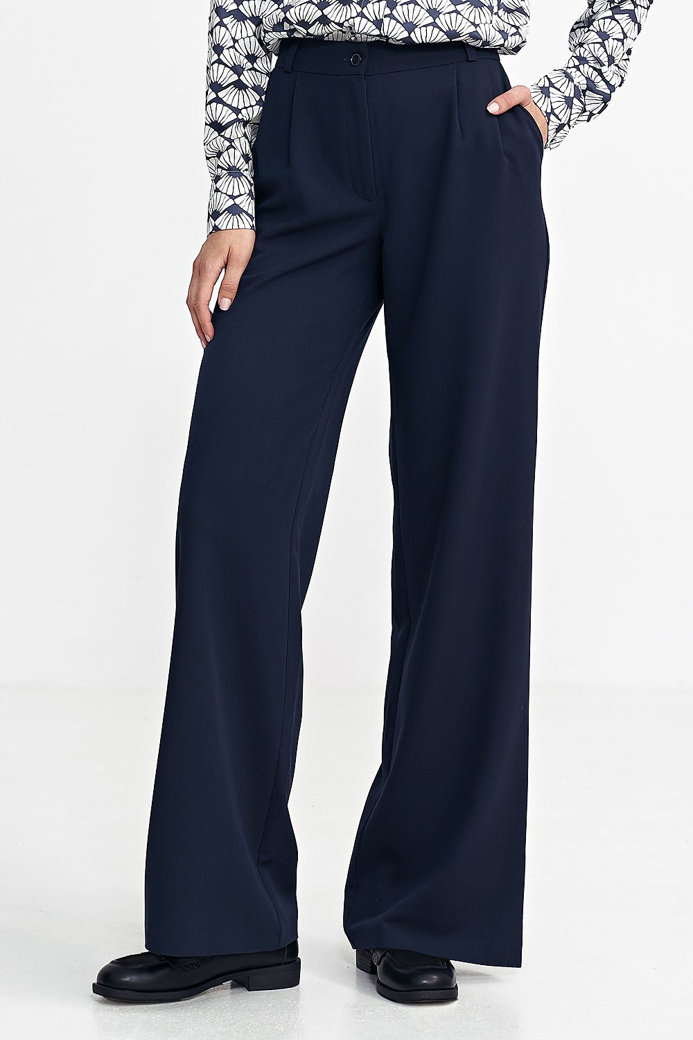 Lange Hose model 202476 Nife
