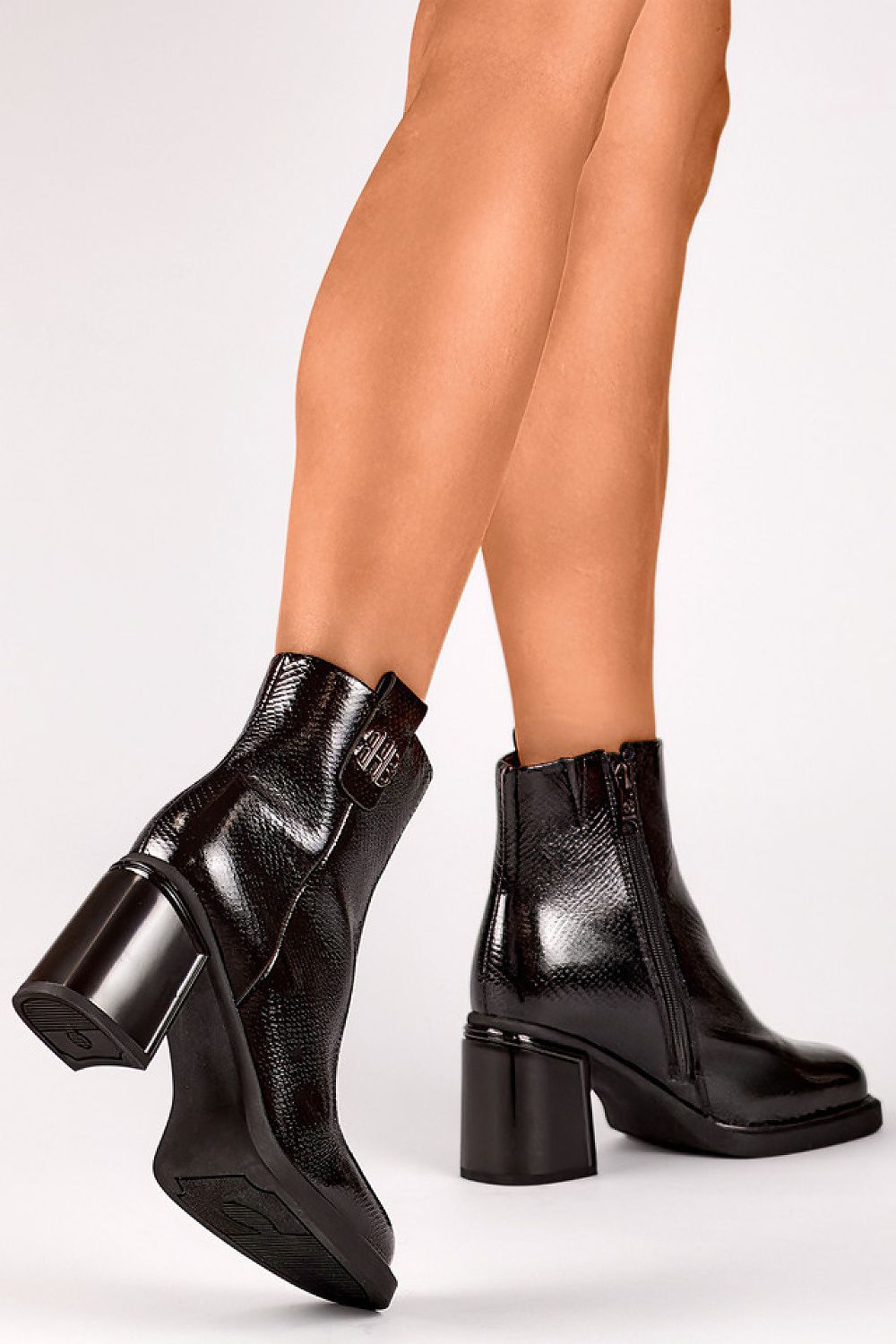 Stiefeletten mit Absatz model 202872 PRIMO