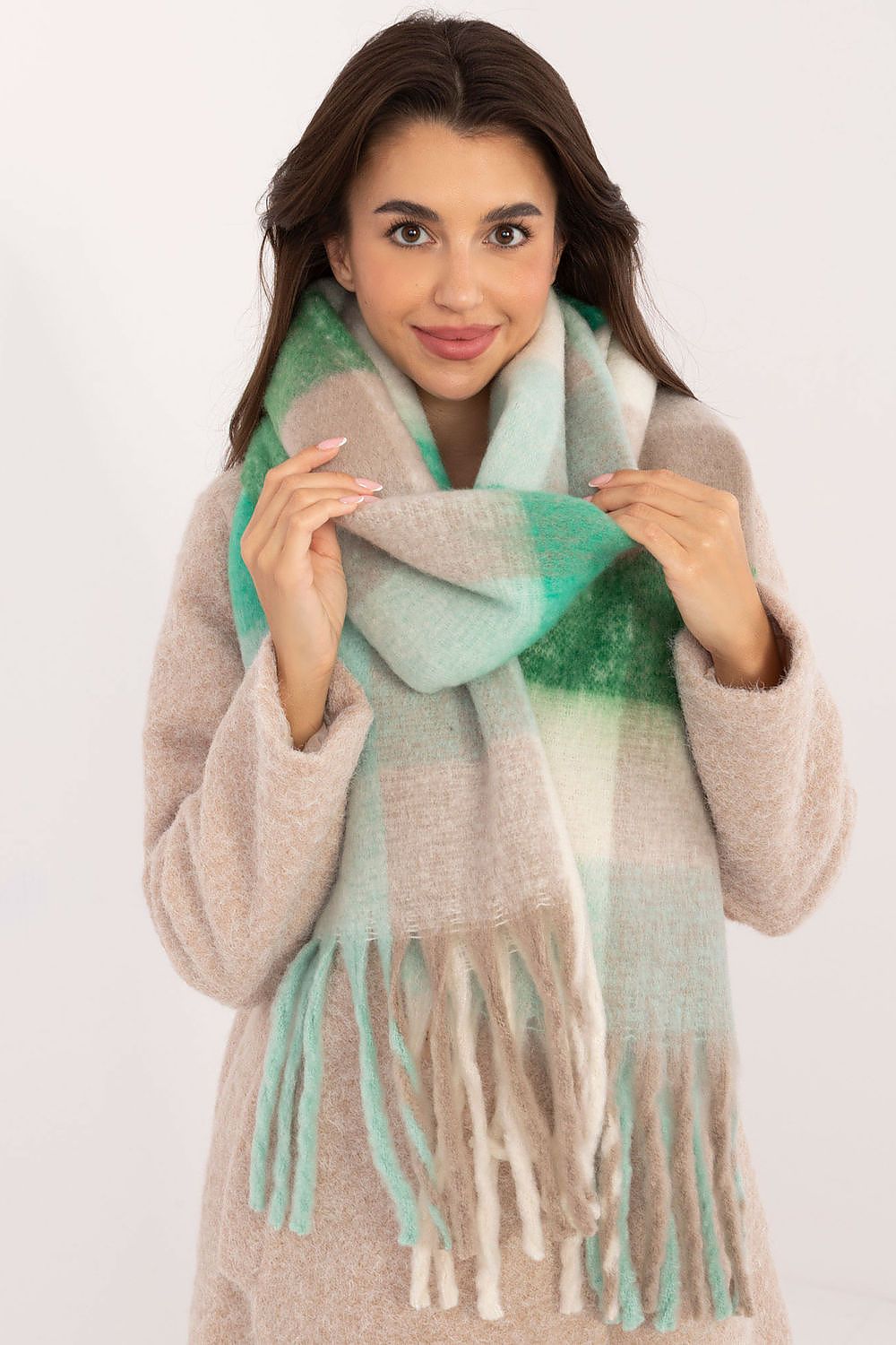 Schal model 208265 AT