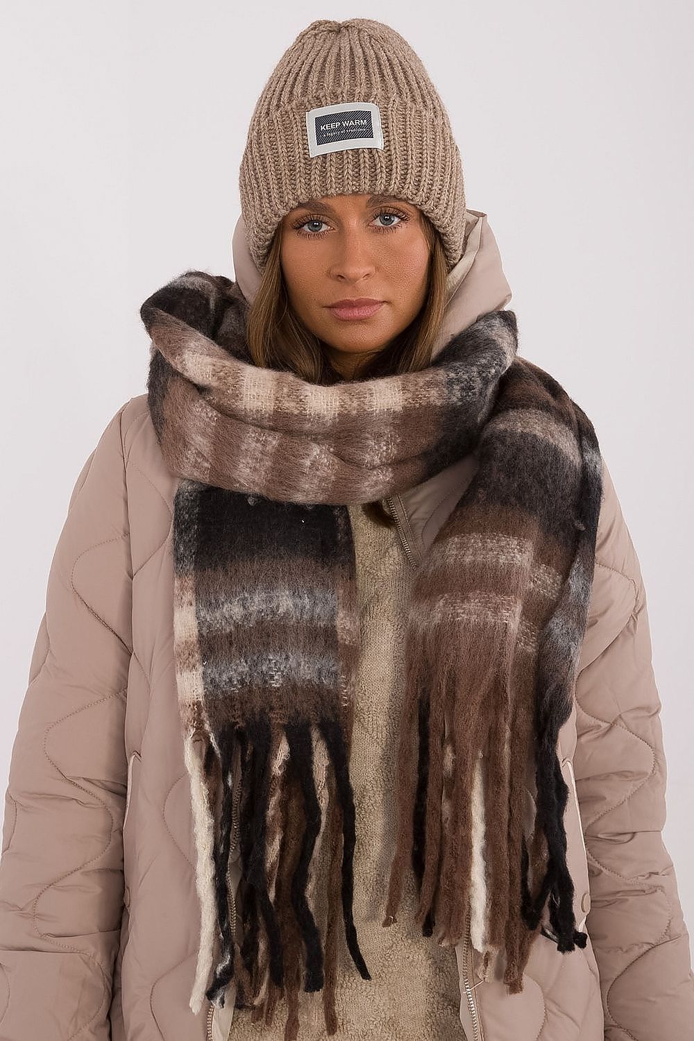 Schal model 208269 AT