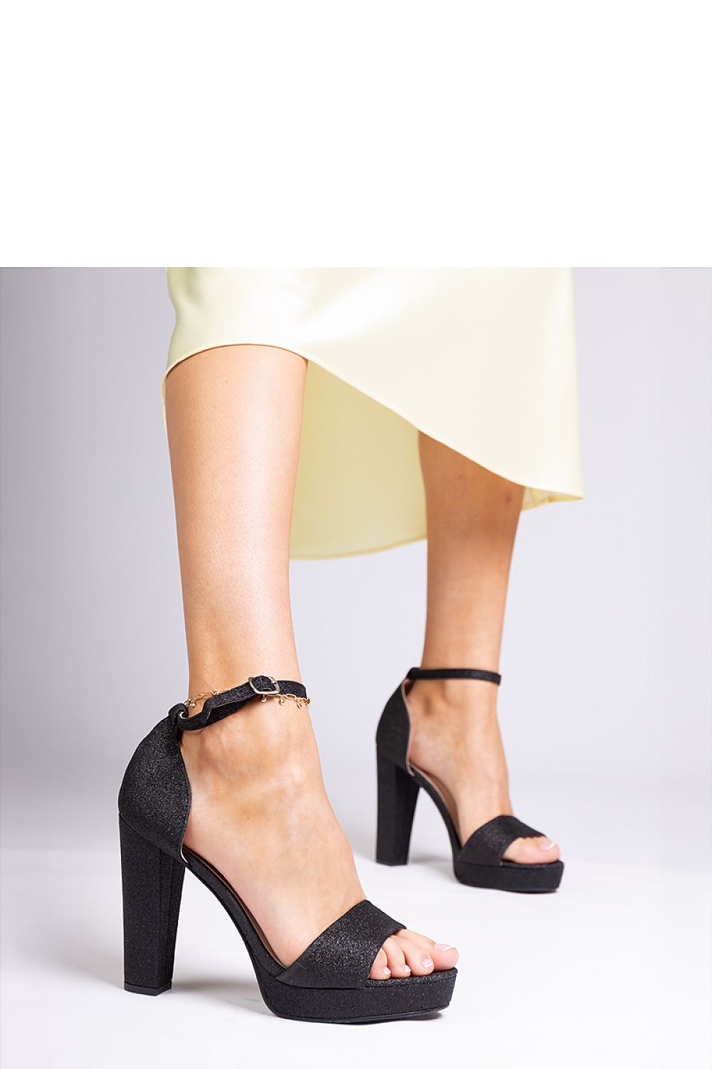 Sandalen mit Absatz model 212069 PRIMO