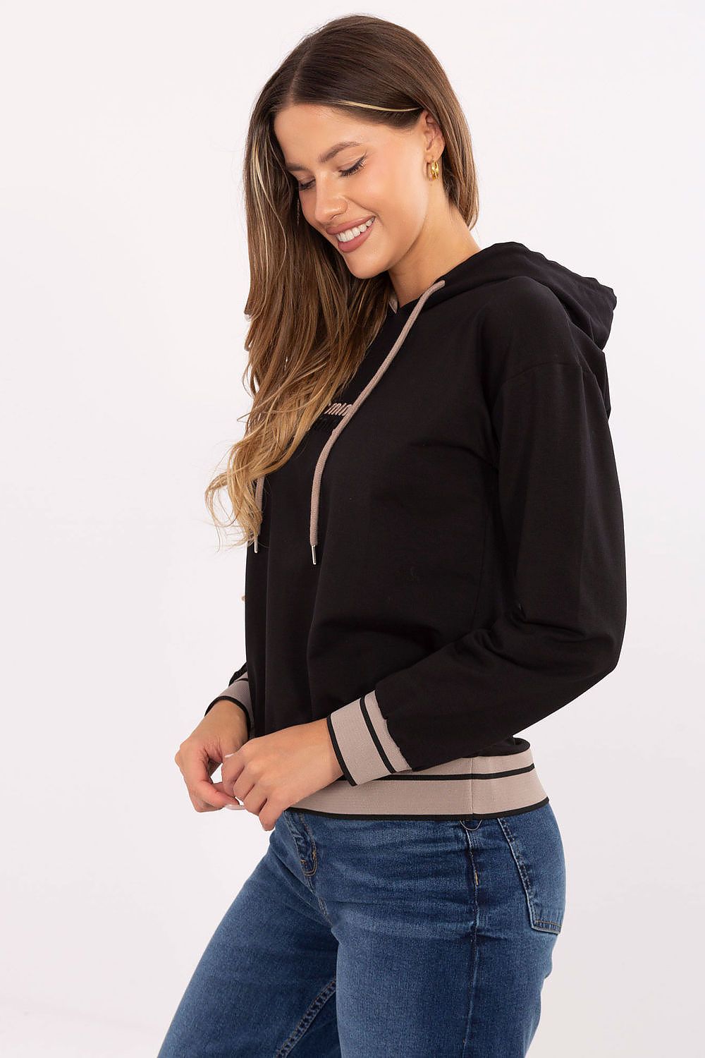 Sweater model 217025 Relevance