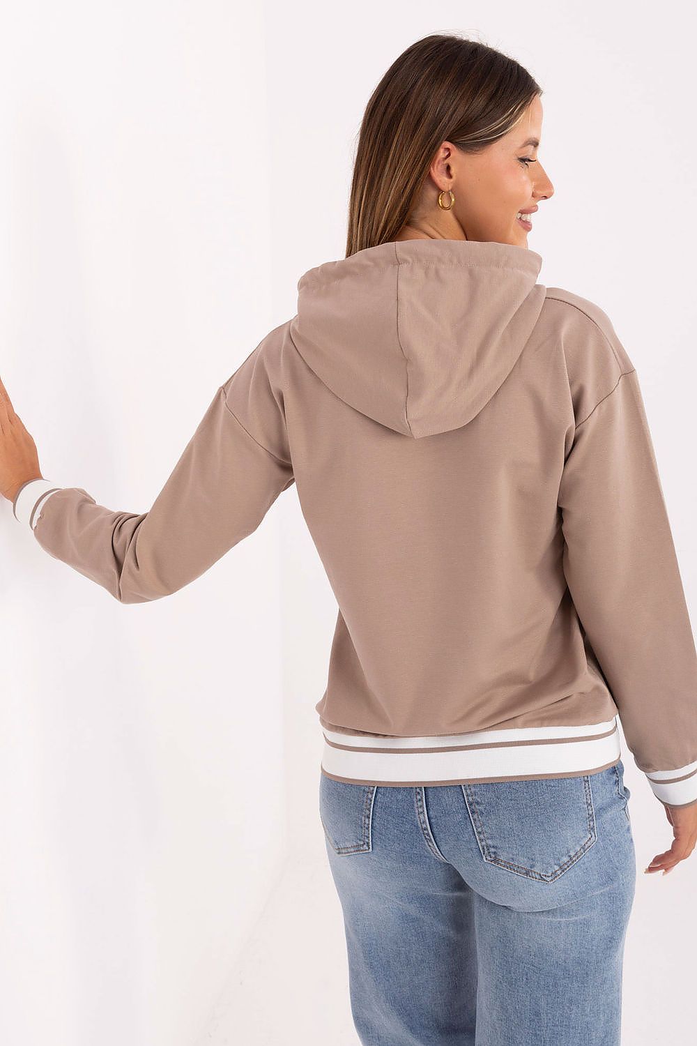 Sweater model 217027 Relevance