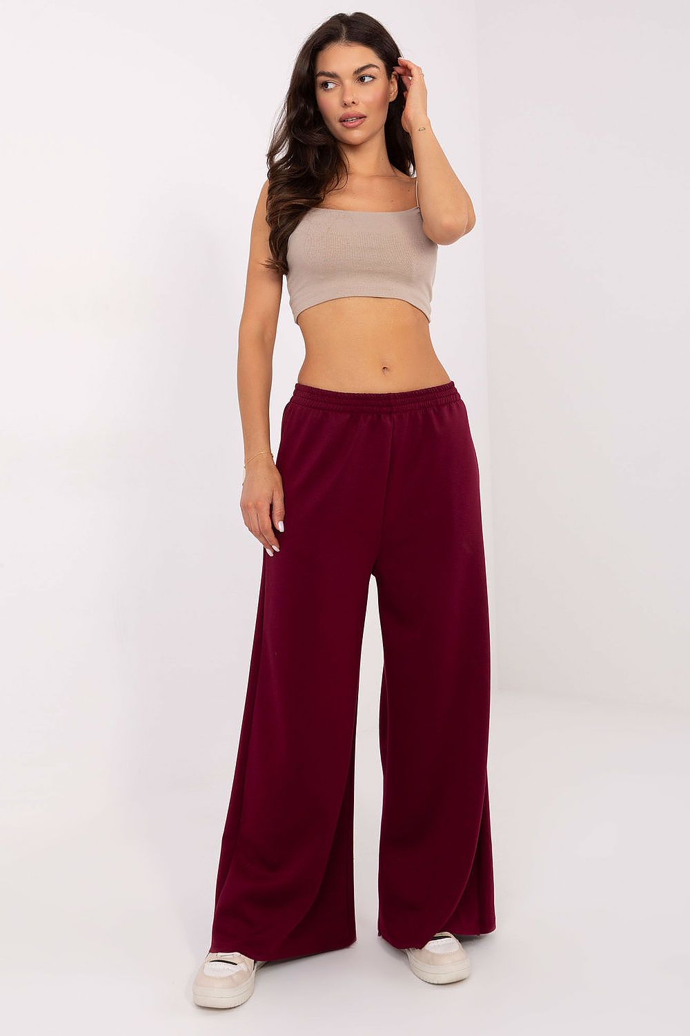 Sportanzug Hosen model 218434 Italy Moda