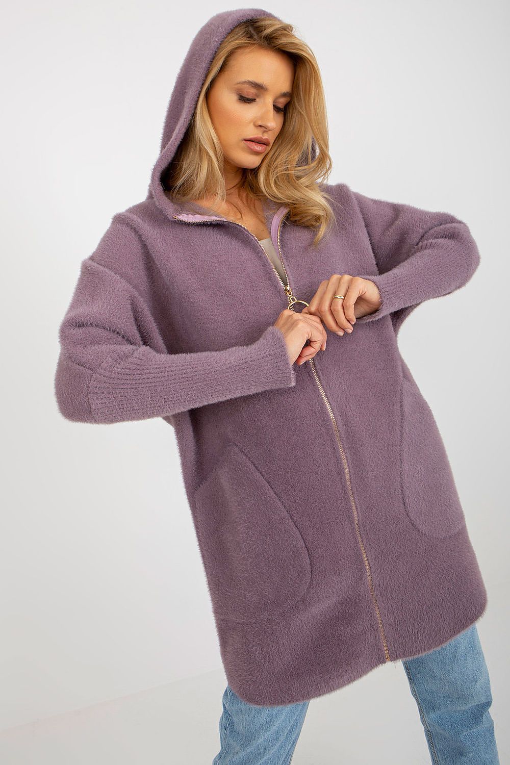 Mantel model 175941 MBM