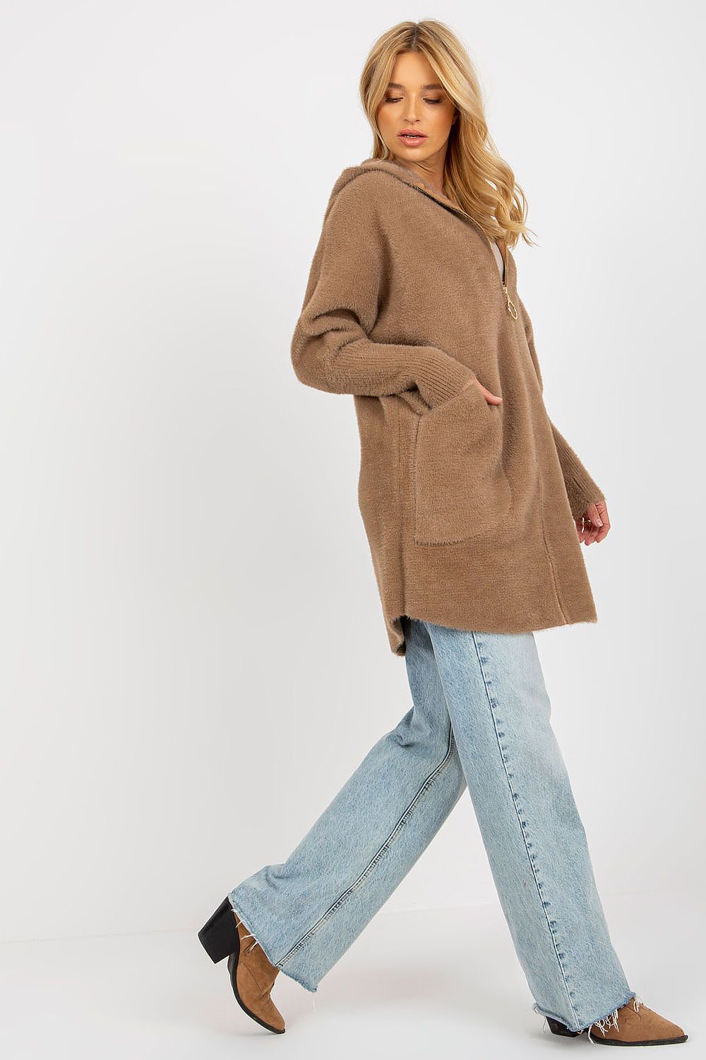 Mantel model 175943 MBM