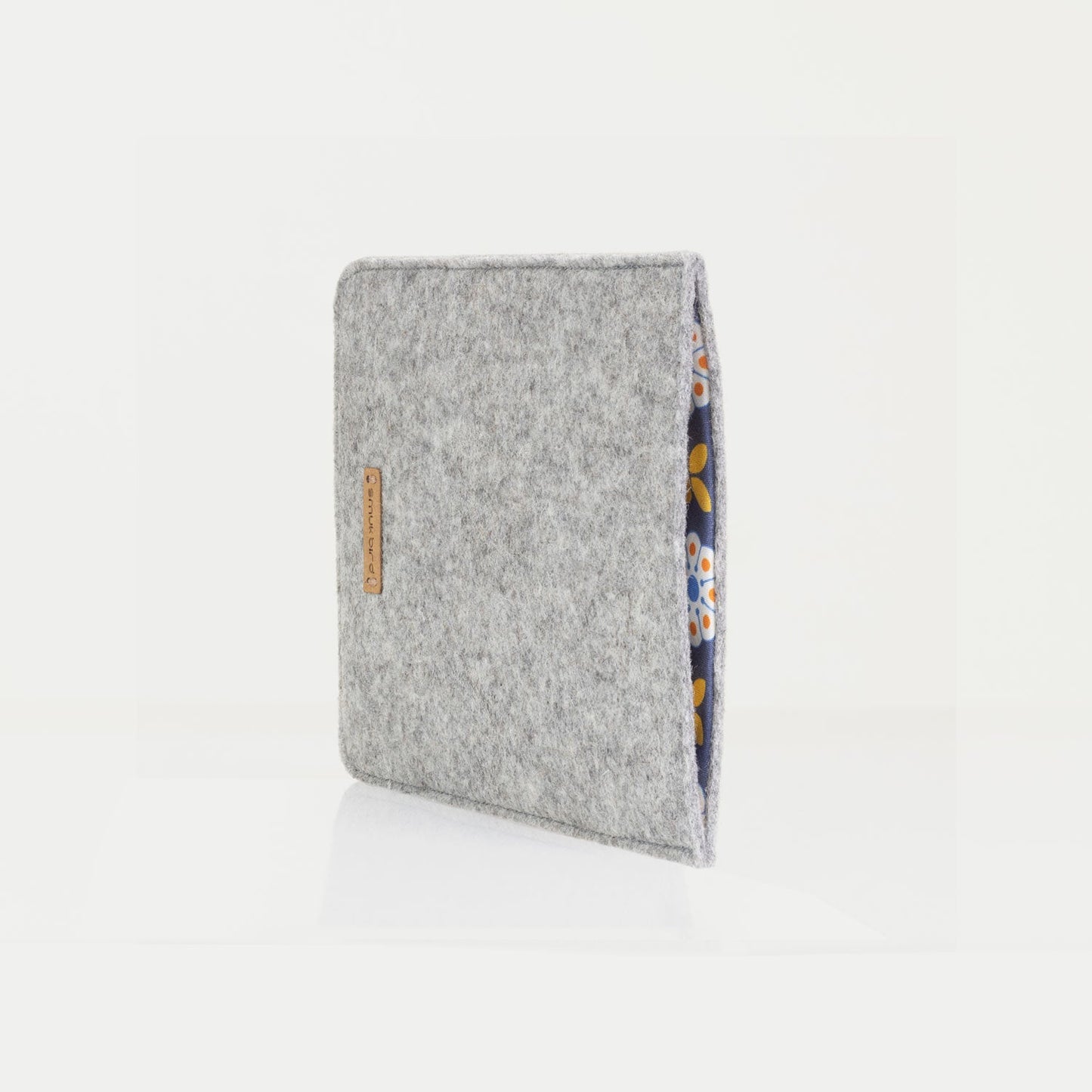 Hülle für PocketBook InkPad 4 | aus Filz und Bio-Baumwolle | hellgrau - bloom | Modell "LET"
