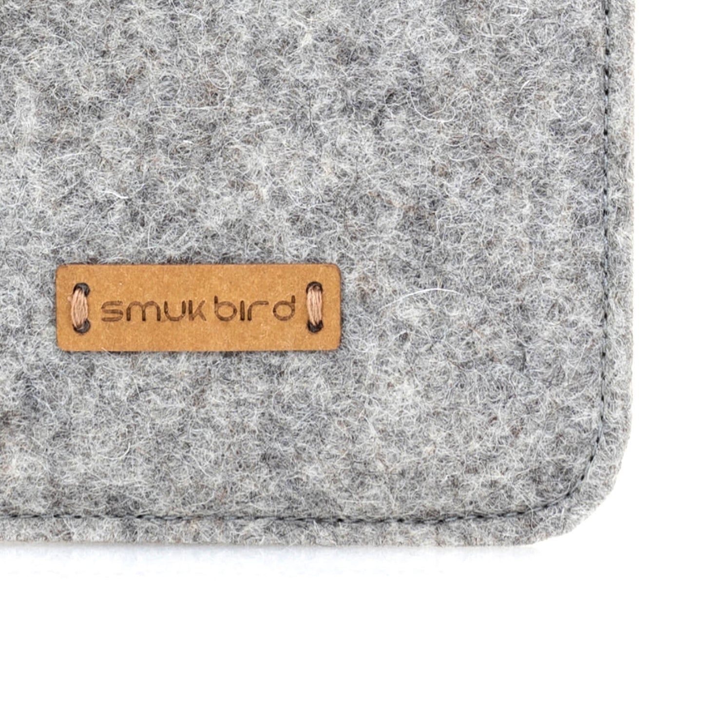 Hülle für Kindle Paperwhite 12. Gen | aus Filz und Bio-Baumwolle | hellgrau - stripes | Modell "LET"