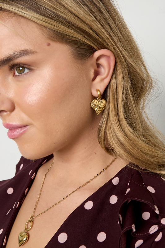 Strukturierte Herzen Ohrringe