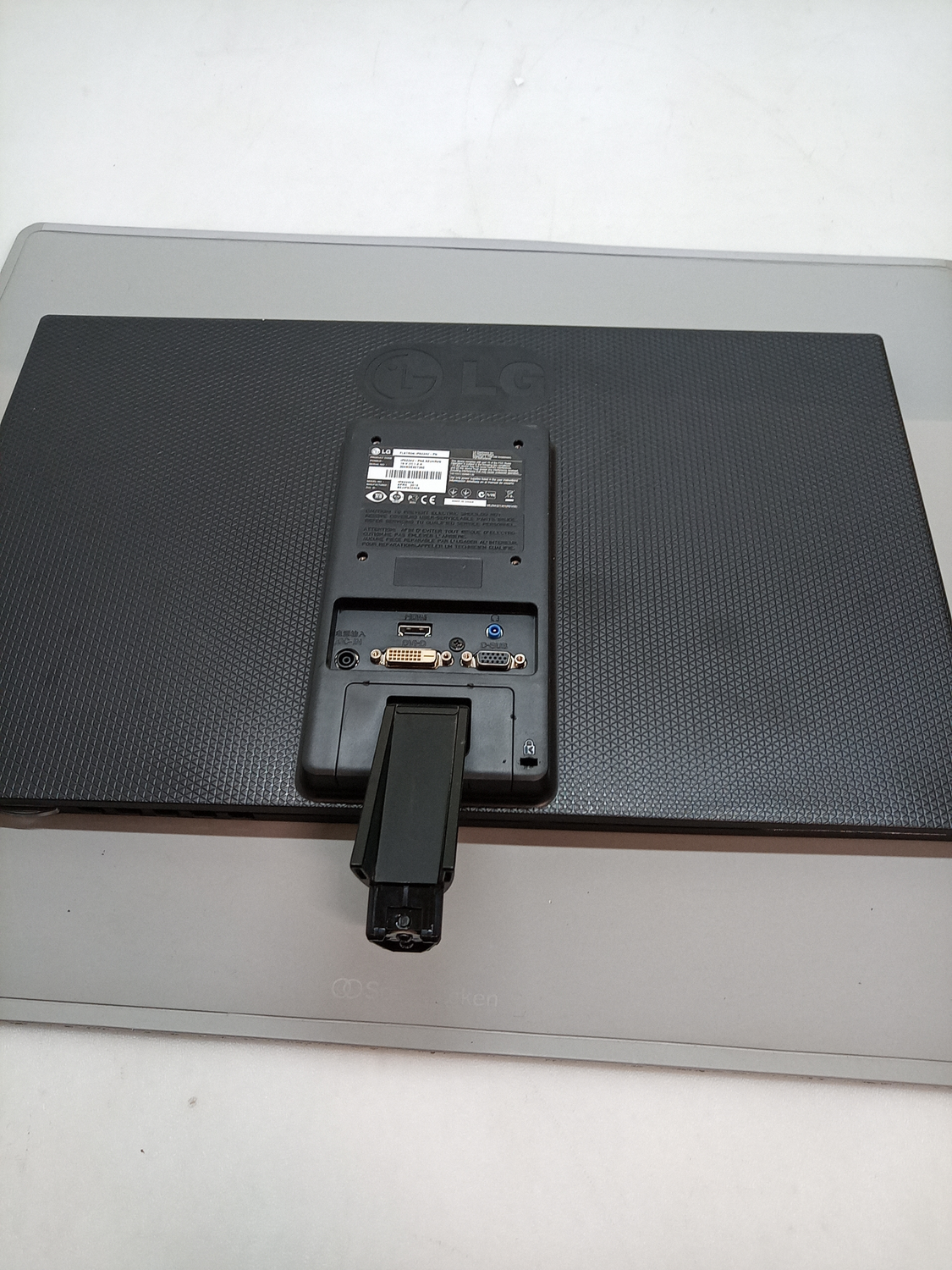 B-Ware Lg Ips224 V Pn Monitor Bildschirm Display 21.5 Zoll Hdmi Dvi Siehe Text