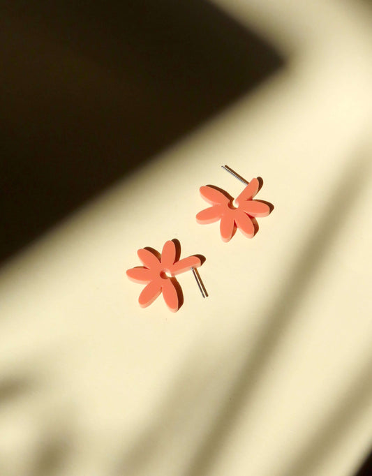 Creolen Flower aus Acryl und Edelstahl in peach