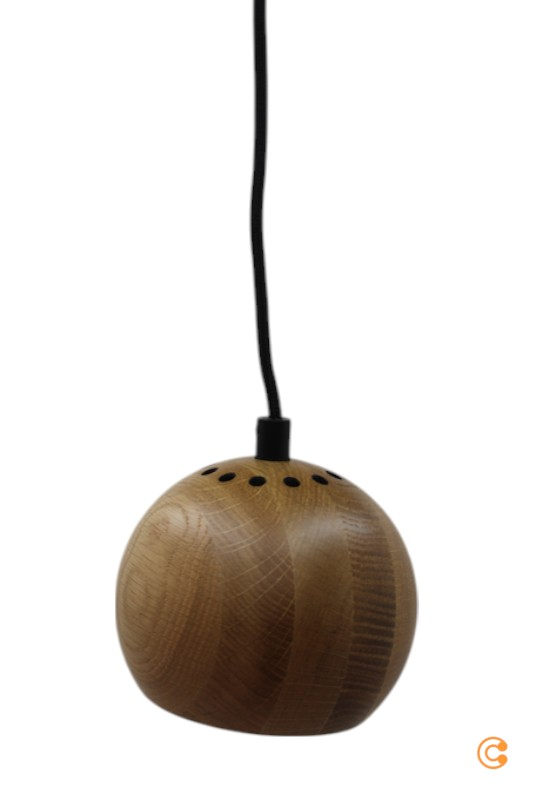 Frandsen hengilampi, B-flokks, kúlulaga, úr náttúrulegri eik, ø 12 cm. Sjá texta/mynd.