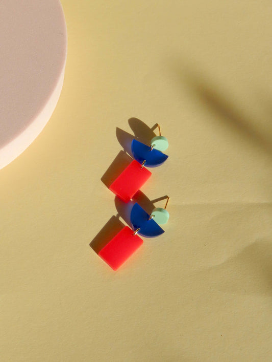 Lille Ohrringe mit Edelstahl Steckern in grün blau feuerot