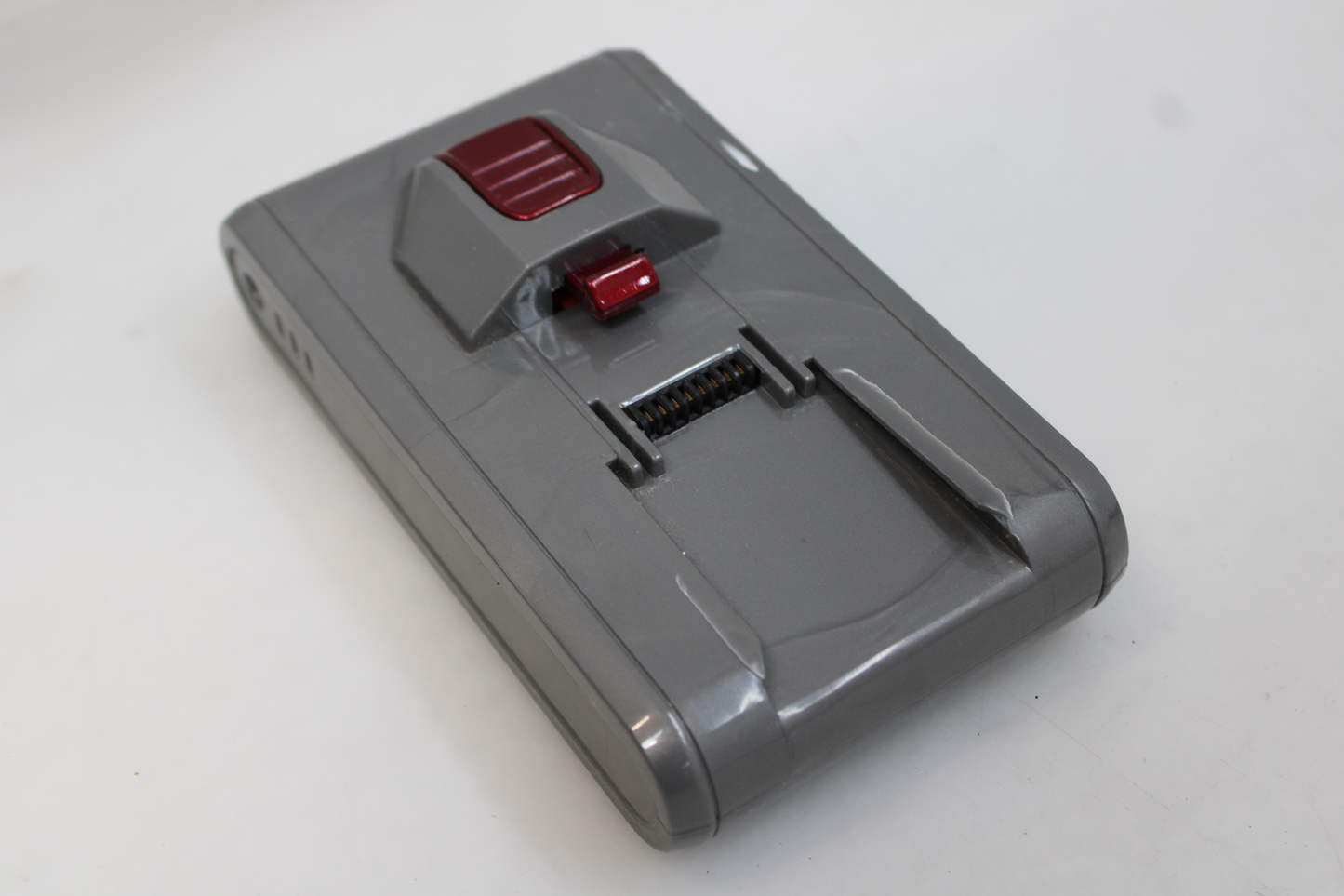 Þráðlaus ryksuga frá Honiture S14, pokalaus, gölluð, á lager.