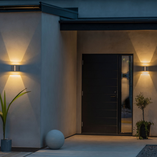 B-grade Konstsmide LED outdoor wall light, Pavia lamp, 12W. See text/photo.