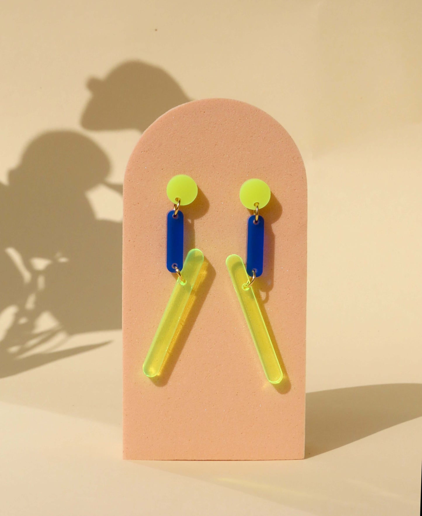 niemalsmehrohne x Kunstmuseum Basel Edition - neon lights Nr.3 - Ohrringe