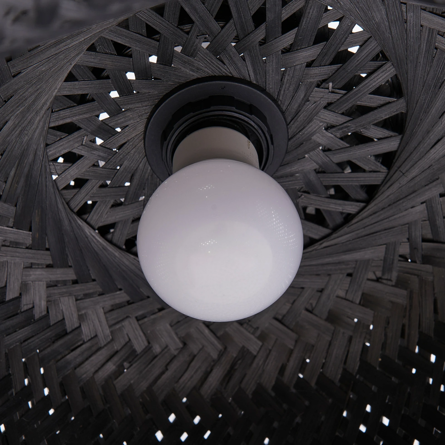 Lindby hengilampi Eskil hengilampi svartur bambus ø 46,5 cm á lager