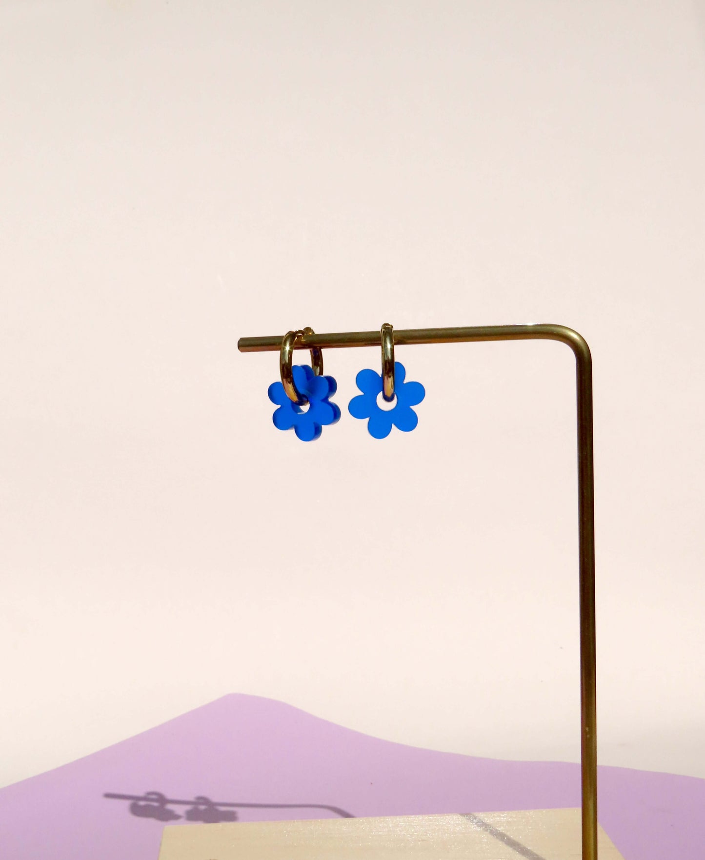 Royalblau Flower Edelstahl Hoops