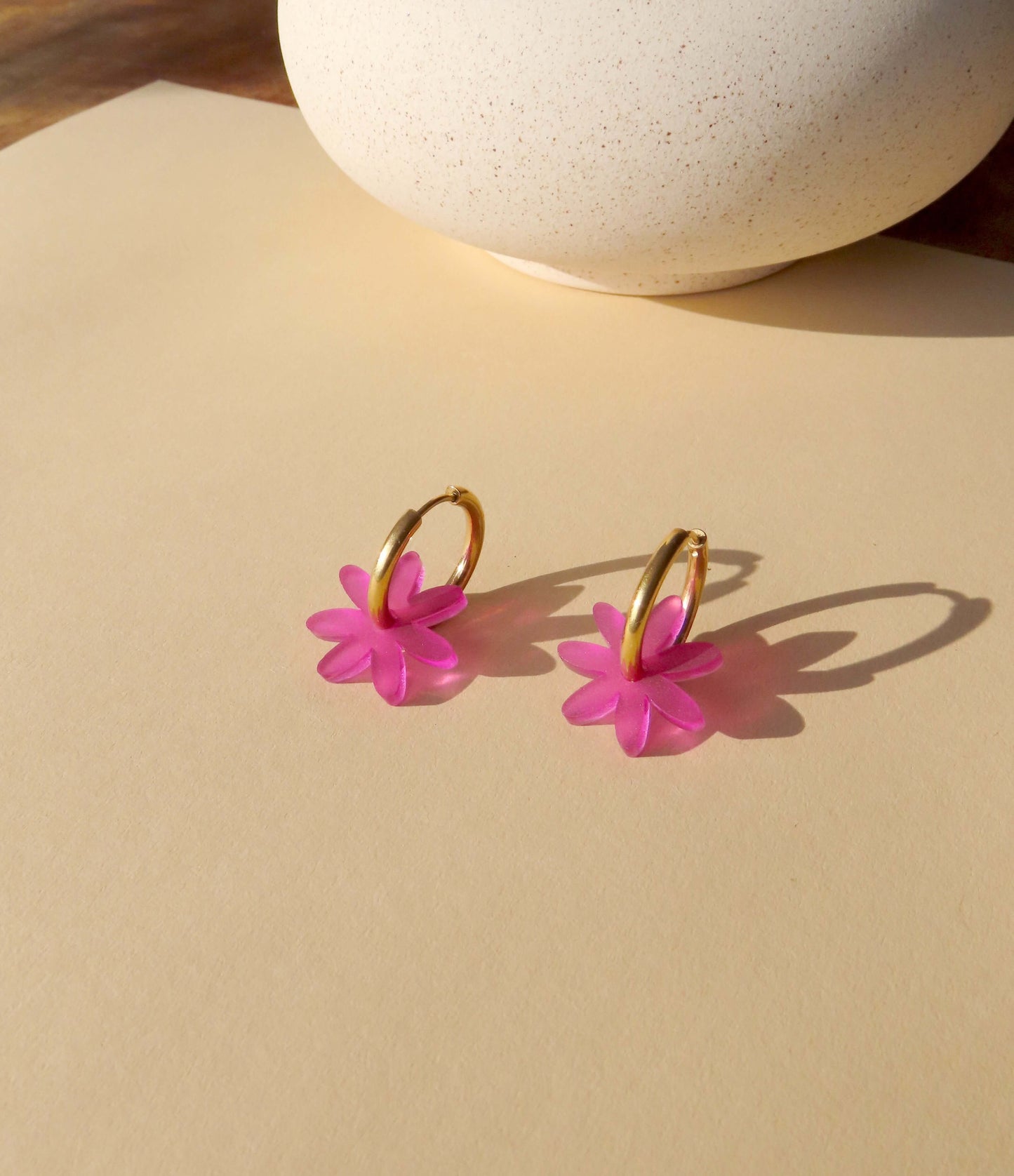 Lila Margarite Edelstahl Hoops