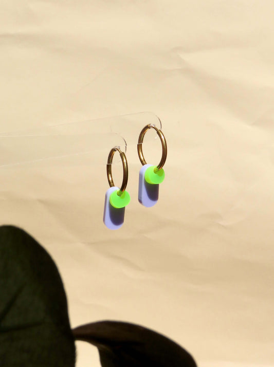 Dopamine Colors Creolen in flieder/neongrün