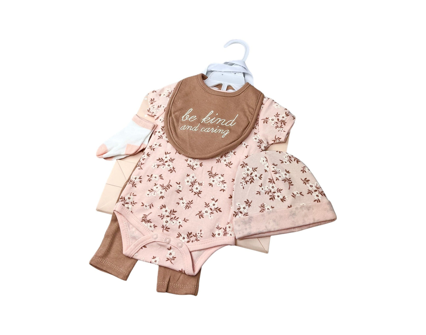 Baby Starter-Set » Geschenk Set aus Body, Hose, Lätzchen, Socken & Mütze » Geschenkidee für Babyparty » Baby Geschenk-Set für die Babyparty