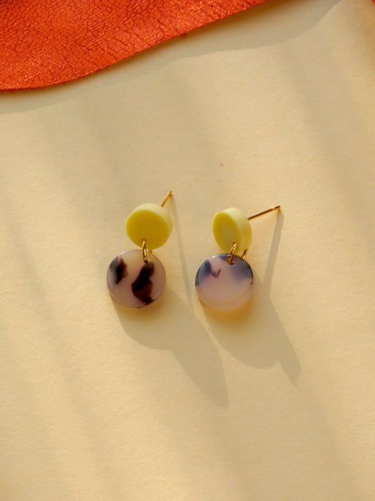 Tiny Leo Dots Statement Ohrringe in hellgelb