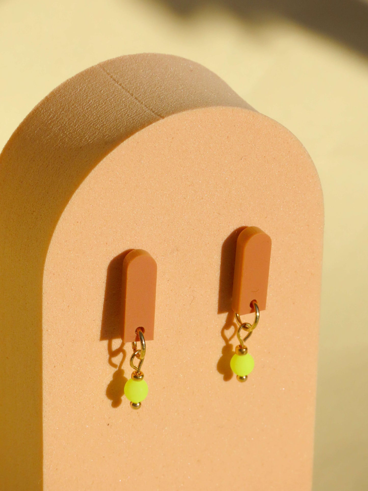 Terracotta Neon Gelb Paula Ohrringe