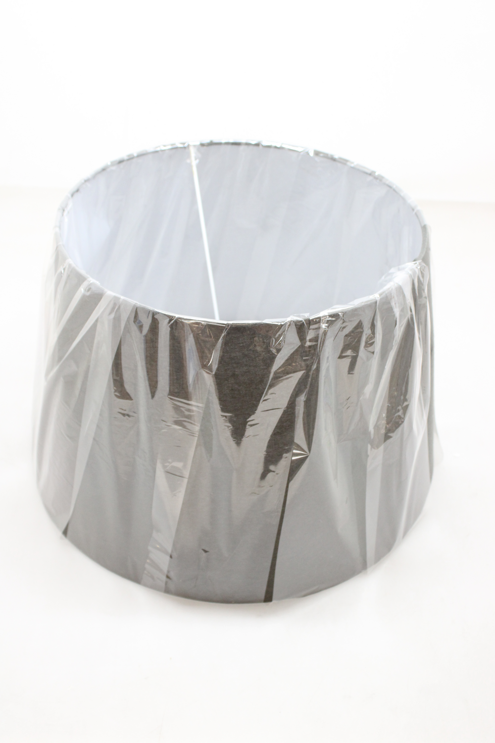 B-flokks Euluna gólflampi Vera, standlampi með dúkskjá, gölluð vara