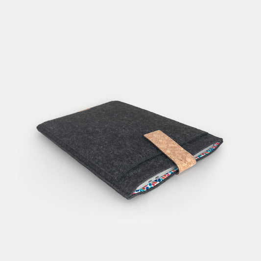Hülle für Dynabook Tecra | mit Magnetverschluss und extra Fach  | anthrazit - Colorful | Modell "HAKA"