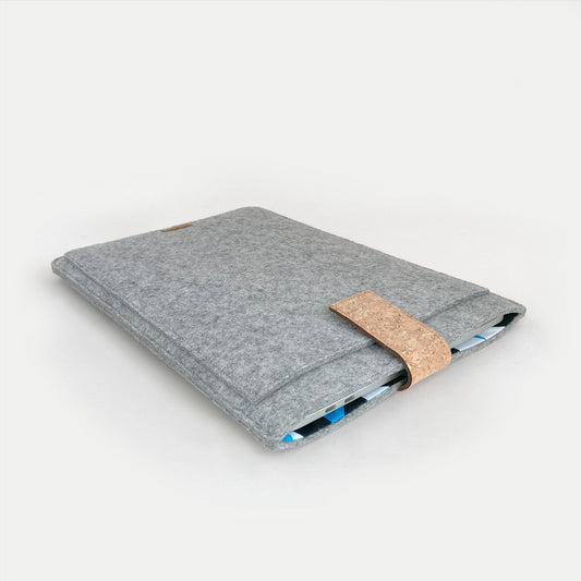 Hülle für Dynabook Satellite Pro | mit Magnetverschluss und extra Fach  | hellgrau - Shapes | Modell "HAKA"