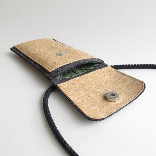 Umhängetasche für Fairphone 6 | aus Filz und Bio-Baumwolle | anthrazit - stripes | Modell KEDJA