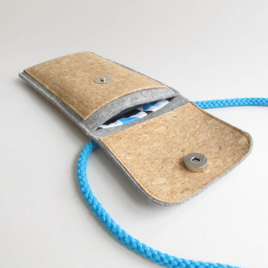 Umhängetasche für Motorola Moto G84 | aus Filz und Bio-Baumwolle | hellgrau - shapes | Modell KEDJA