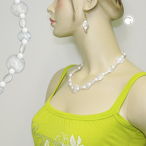 Chain 18mm and 23mm discs plastic wax white and pearls white 50cm