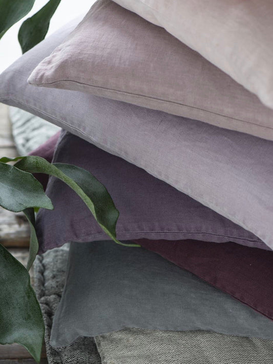 Decorative cushion mauve 50x50cm