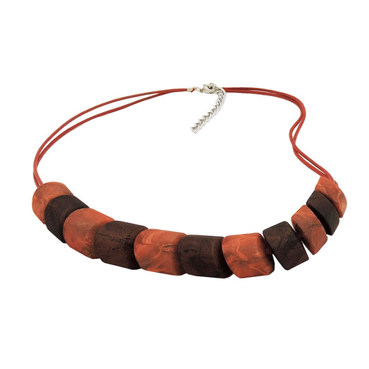 Keðja skásett perla úr plasti, brún-ryðbrún snúra, ryðbrún 45 cm