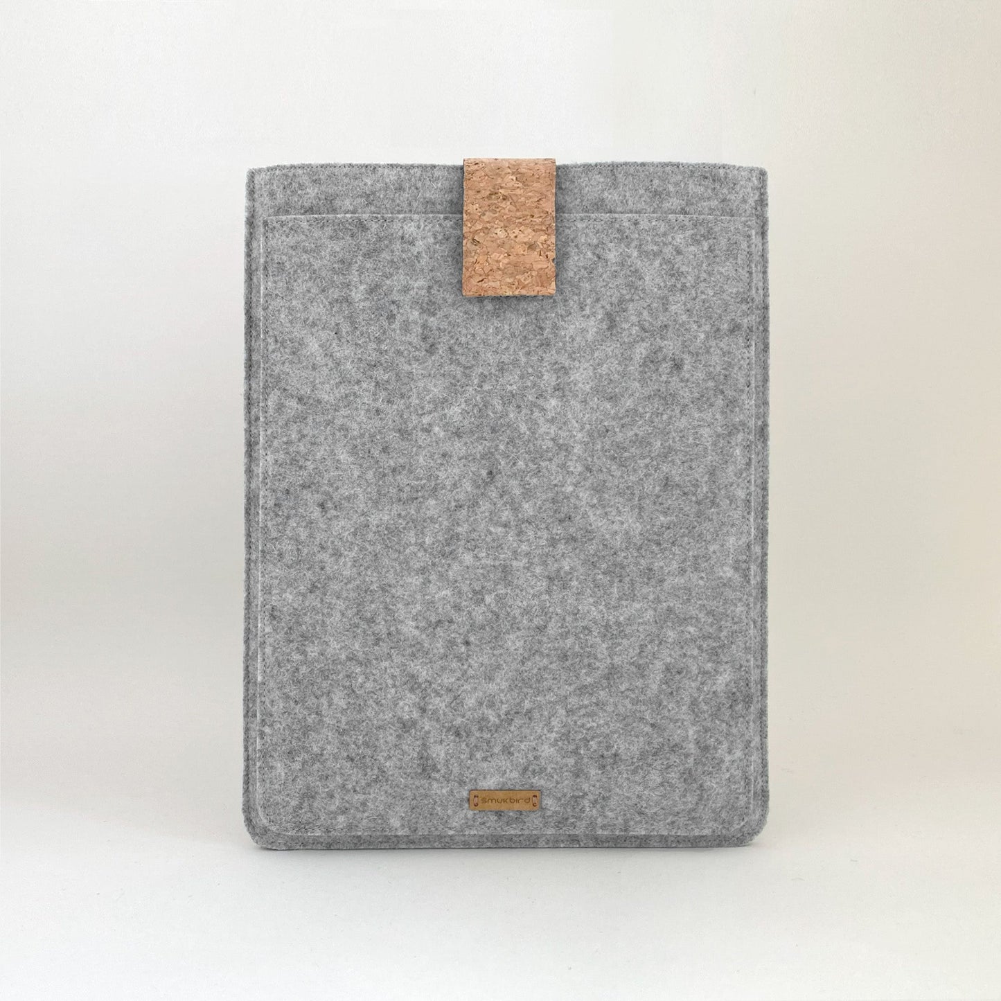 Hülle für MacBook Air 13 | mit Magnetverschluss und extra Fach  | hellgrau - Bloom | Modell "HAKA"