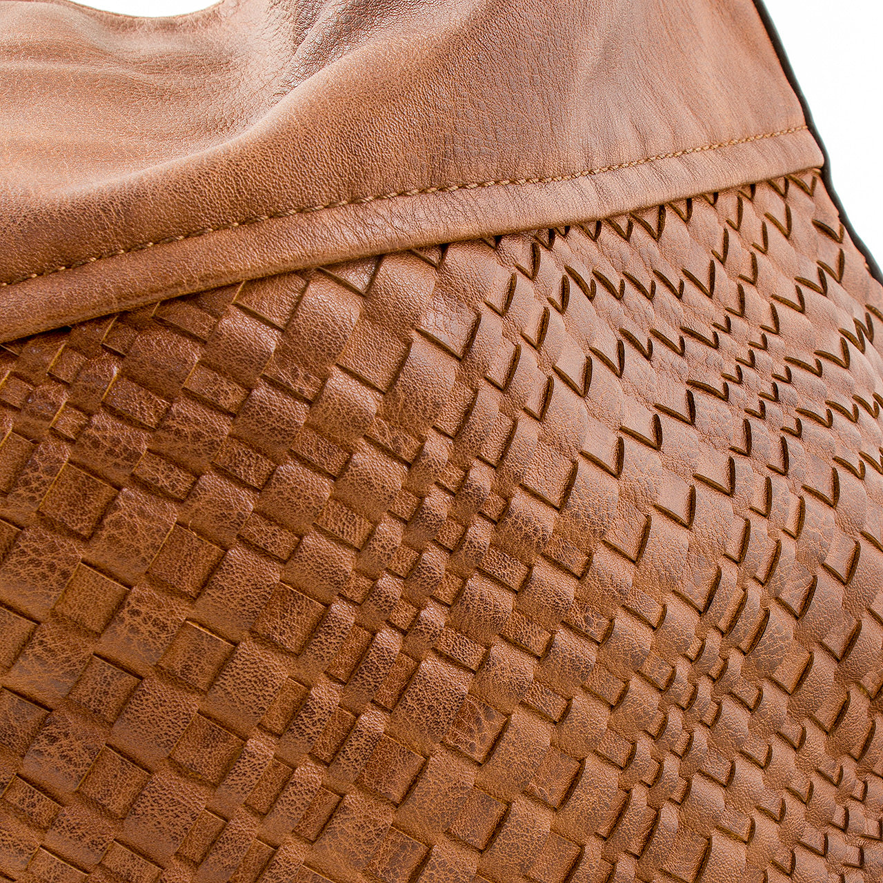 Schultertasche Beutel mit Flechtoptik Cognac Braun