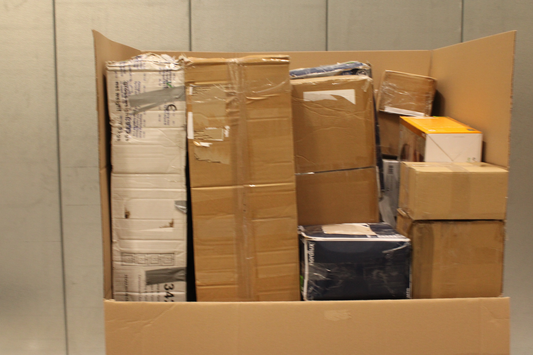 B-flokks blandaðar vörur til baka, pakka af heimilislömpum, rafeindatækjum, 29x