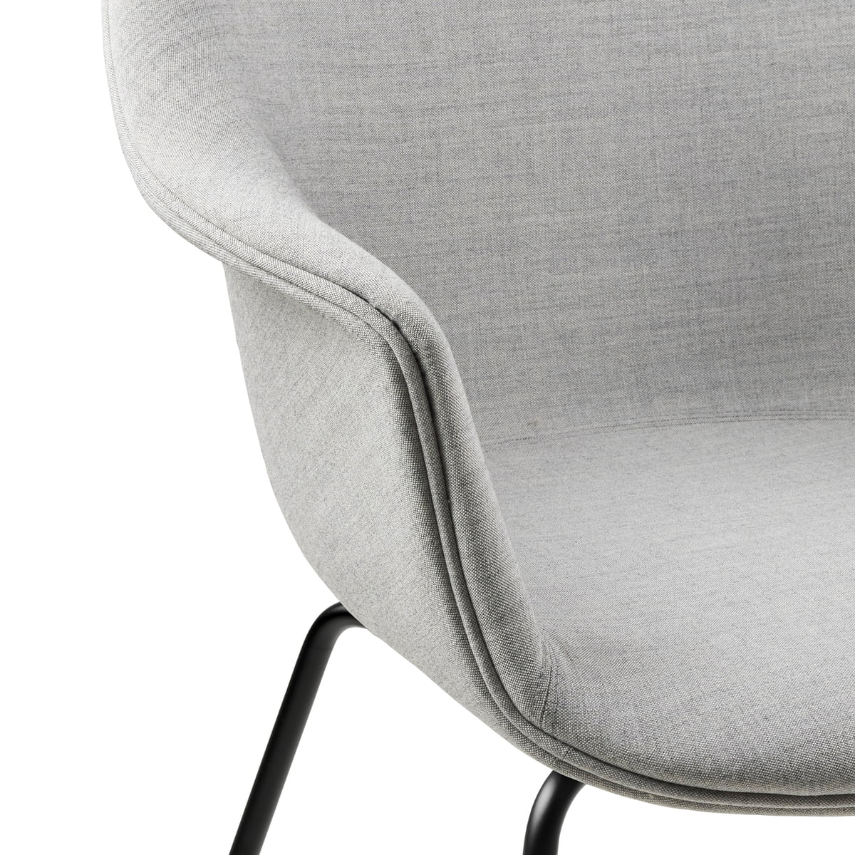 Gubi Bat stóll í B-flokki, fullklæddur borðstofustóll, svartur, Remix 3, keilulaga botn 123