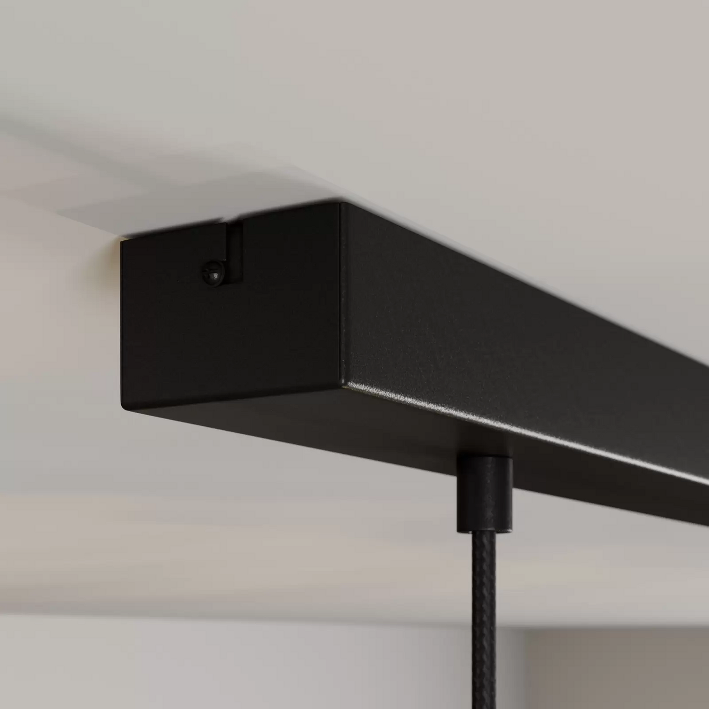 B-lager Envostar Floj hengilampi úr birkikrossviði með 3 perum