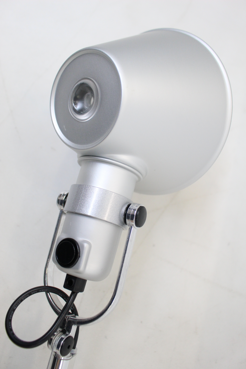 B-flokks Artemide borðlampi Tolomeo Tavolo LED fótur 10 W