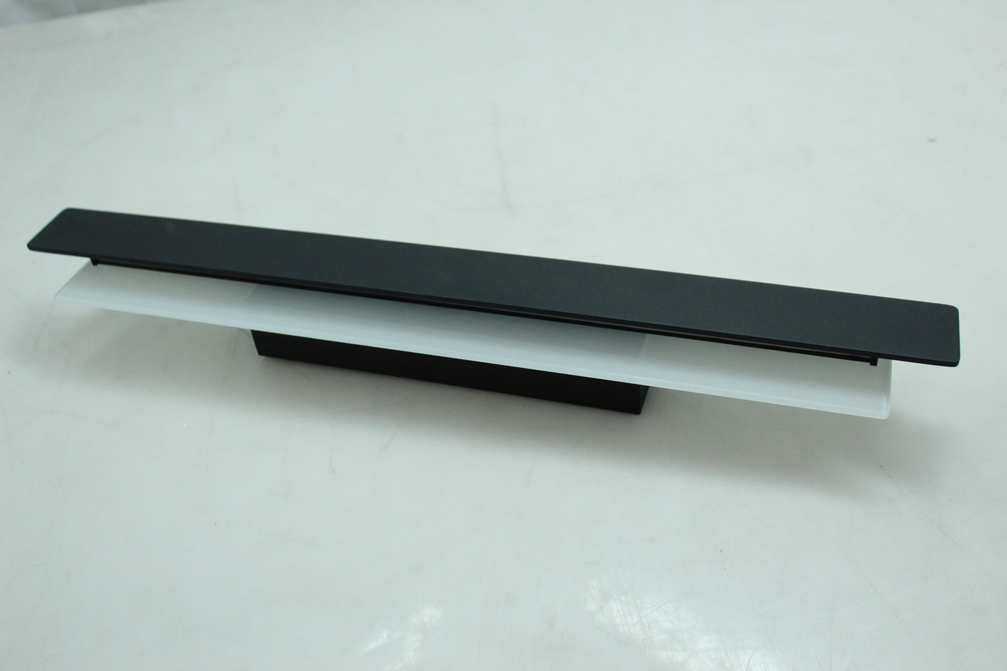 Fabas Luce LED veggljós Regolo, framhlið úr málmi, svart, vegglampi, ljós