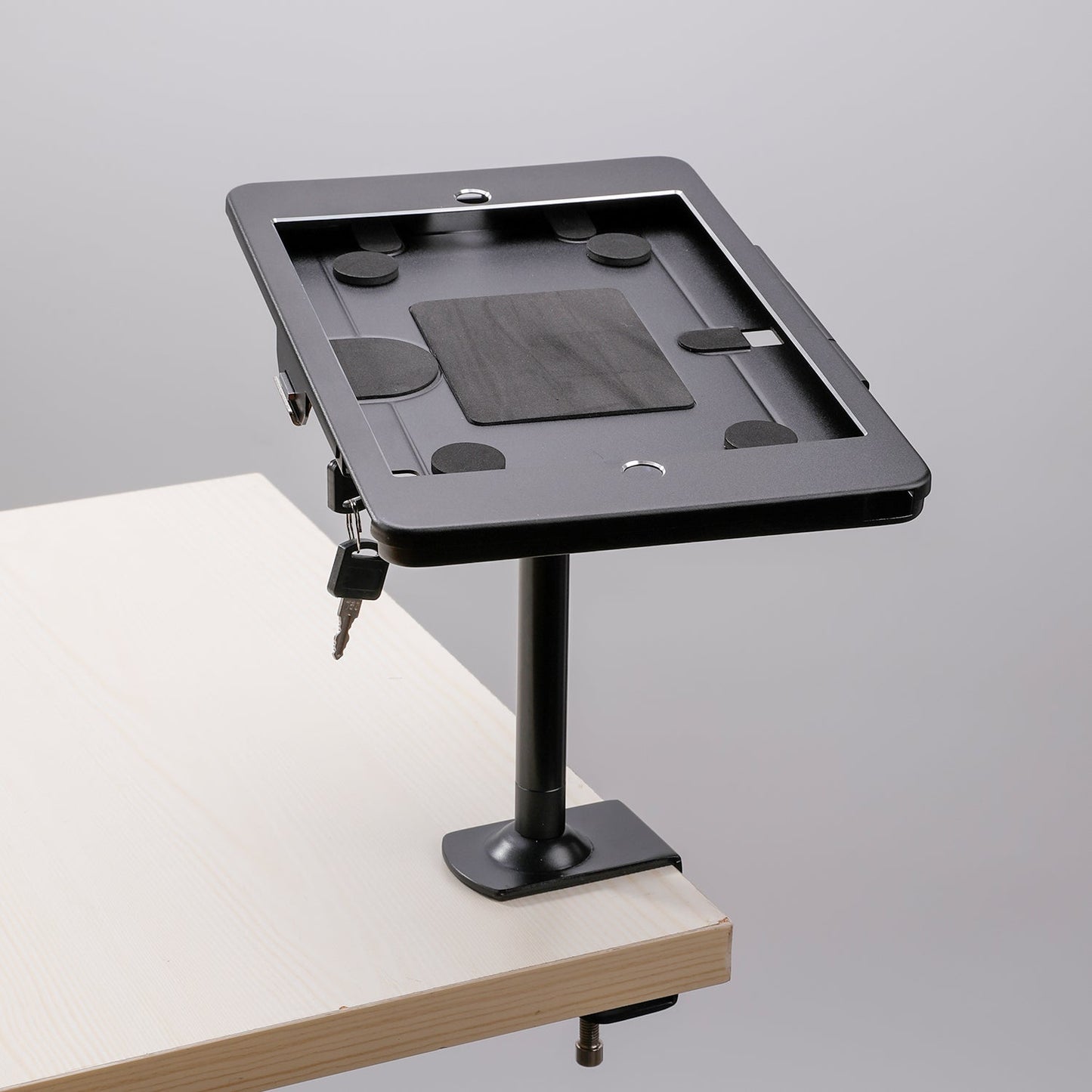 SYSTEM-S stöngfesting með lásfestingu úr málmi í svörtu fyrir iPad Pro 11" 