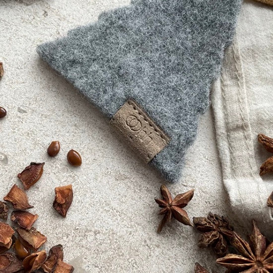 Anhänger Baum aus Wolle, in 4 Farben