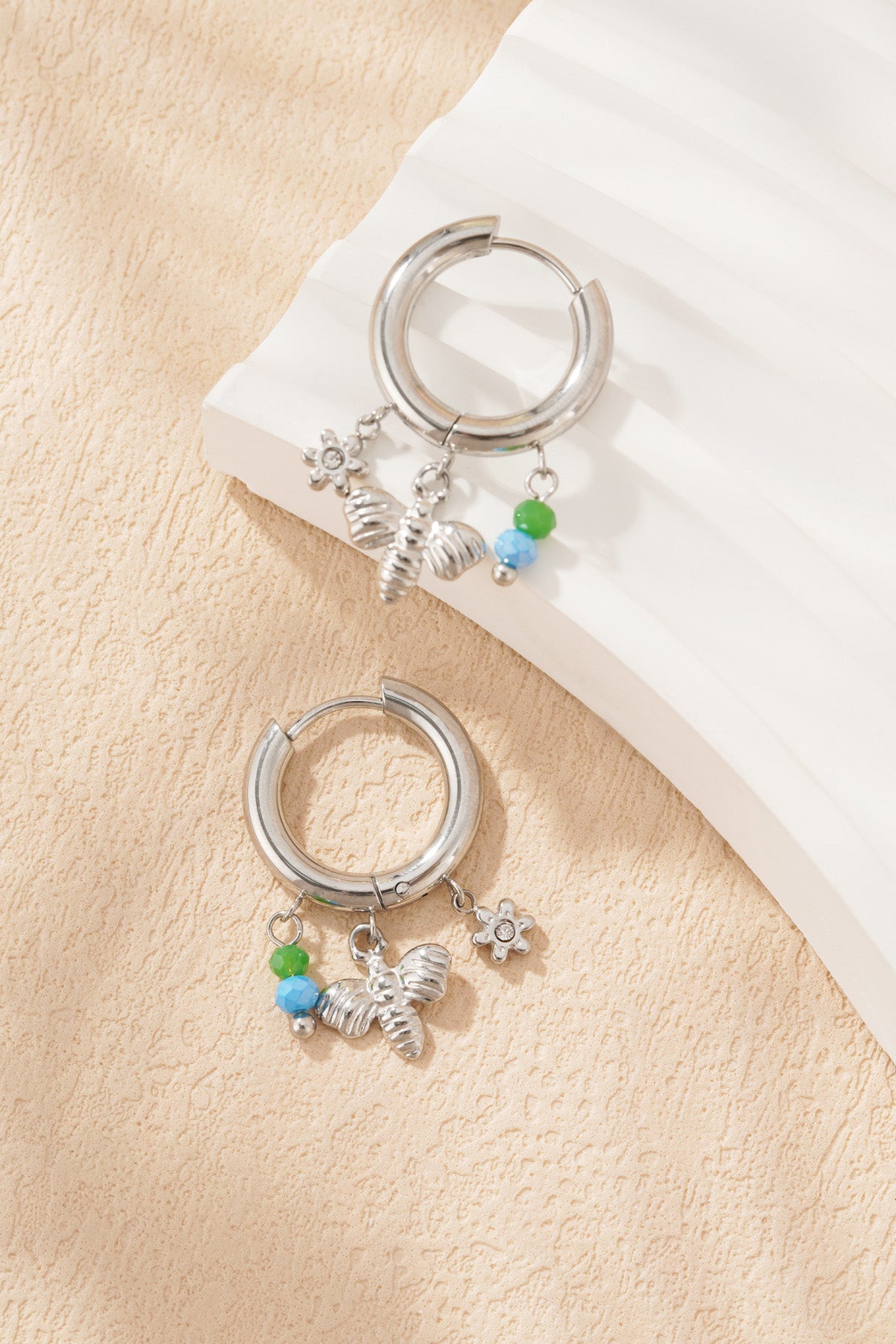 Bienen Charm Ohrringe - Silber Farbe
