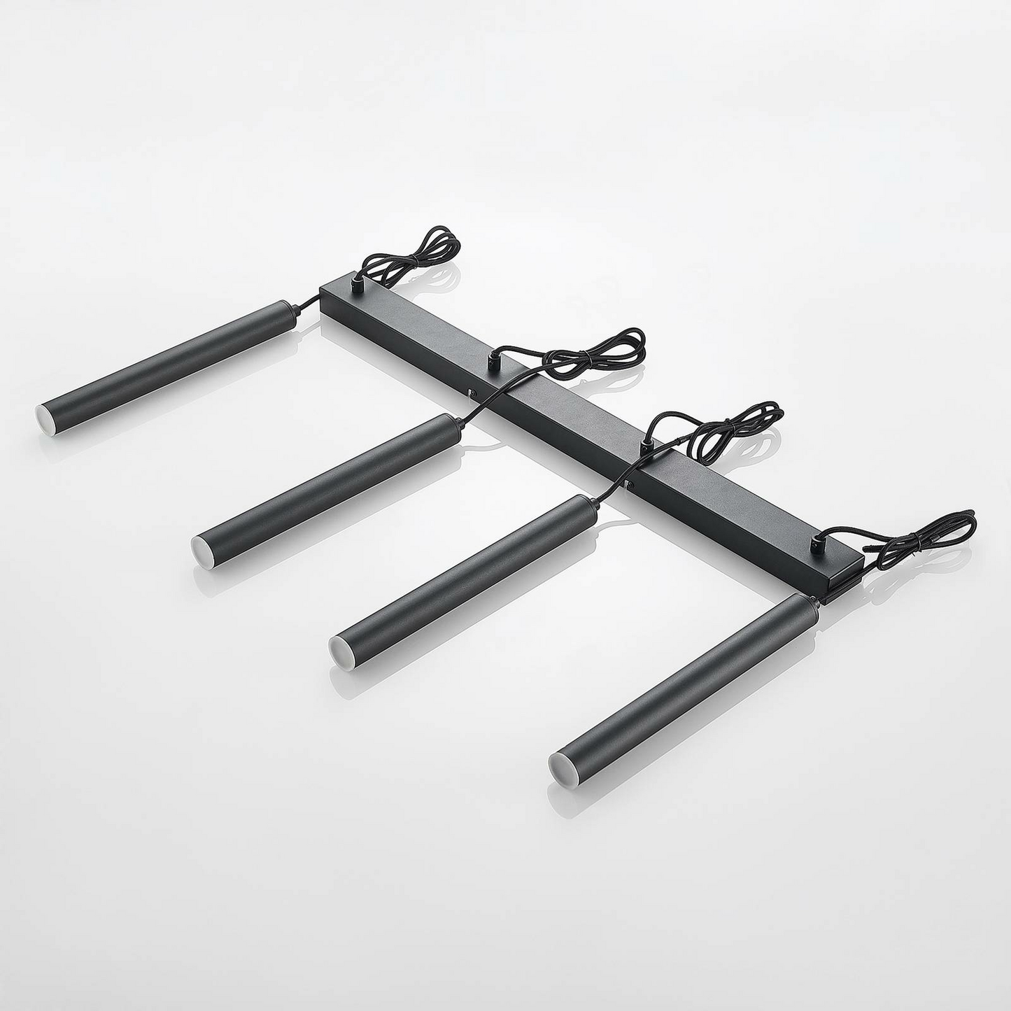 Arcchio Kammeron LED hengiljós í B-flokki, 4 x 4,5 W, úr járni 