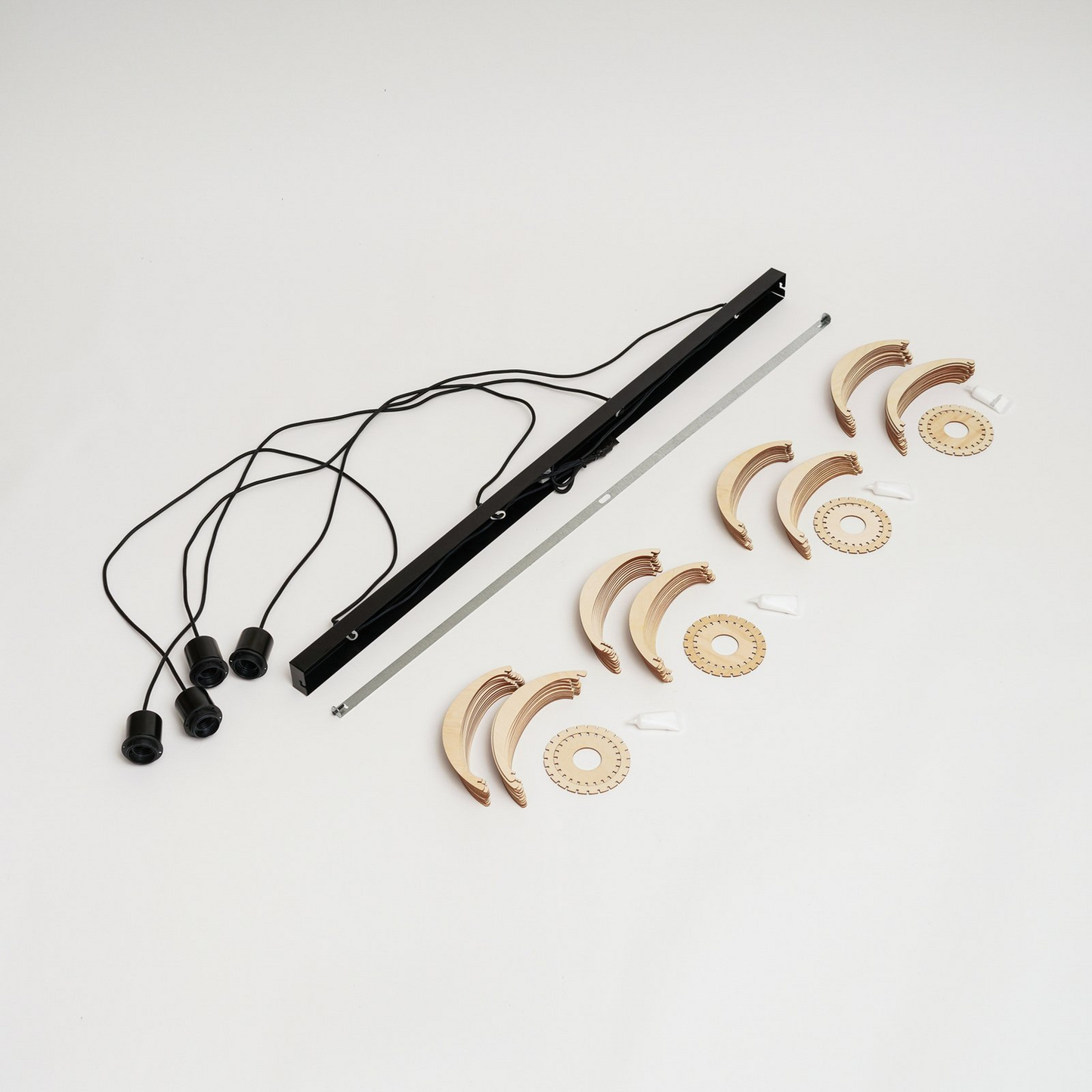 B-flokks Envostar Clay hengiljós, loftlampi, hengilampi, loftljós 910 