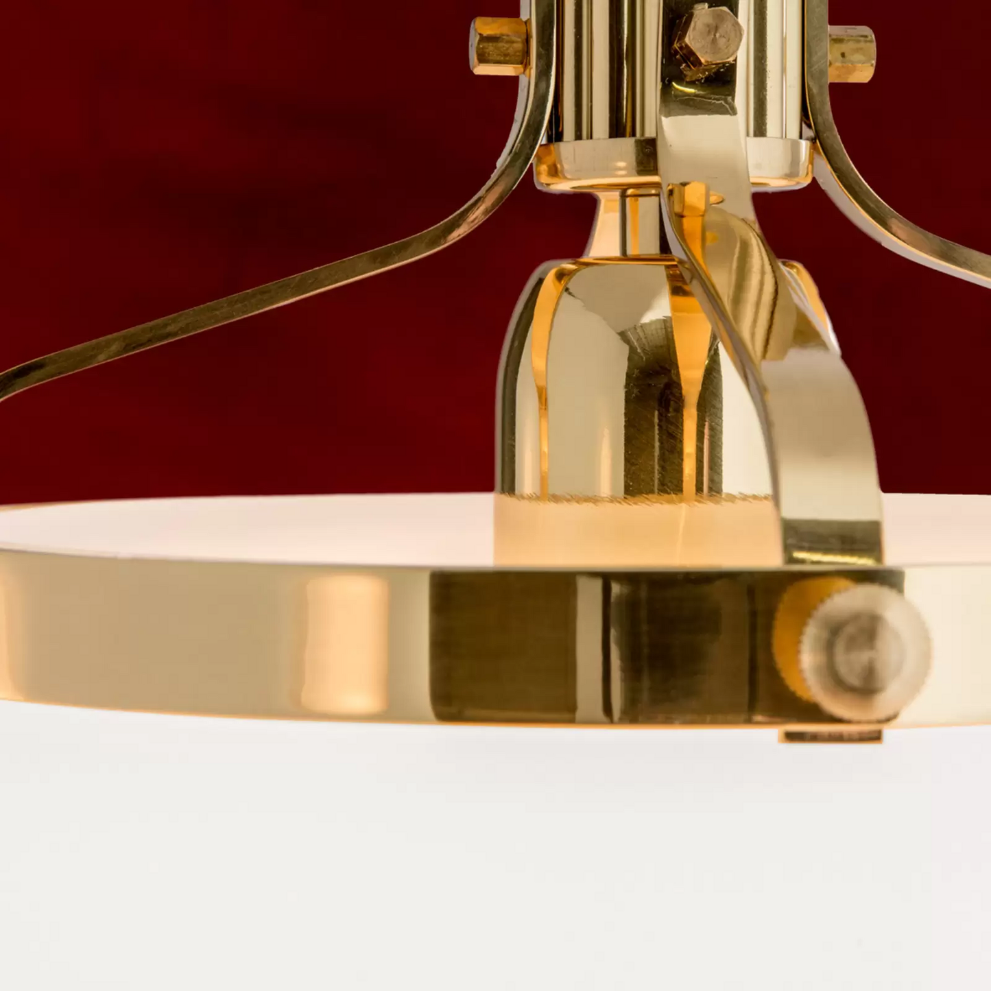 Hengilampi Delia úr messingi, 1 peru, loftljós, spotljós