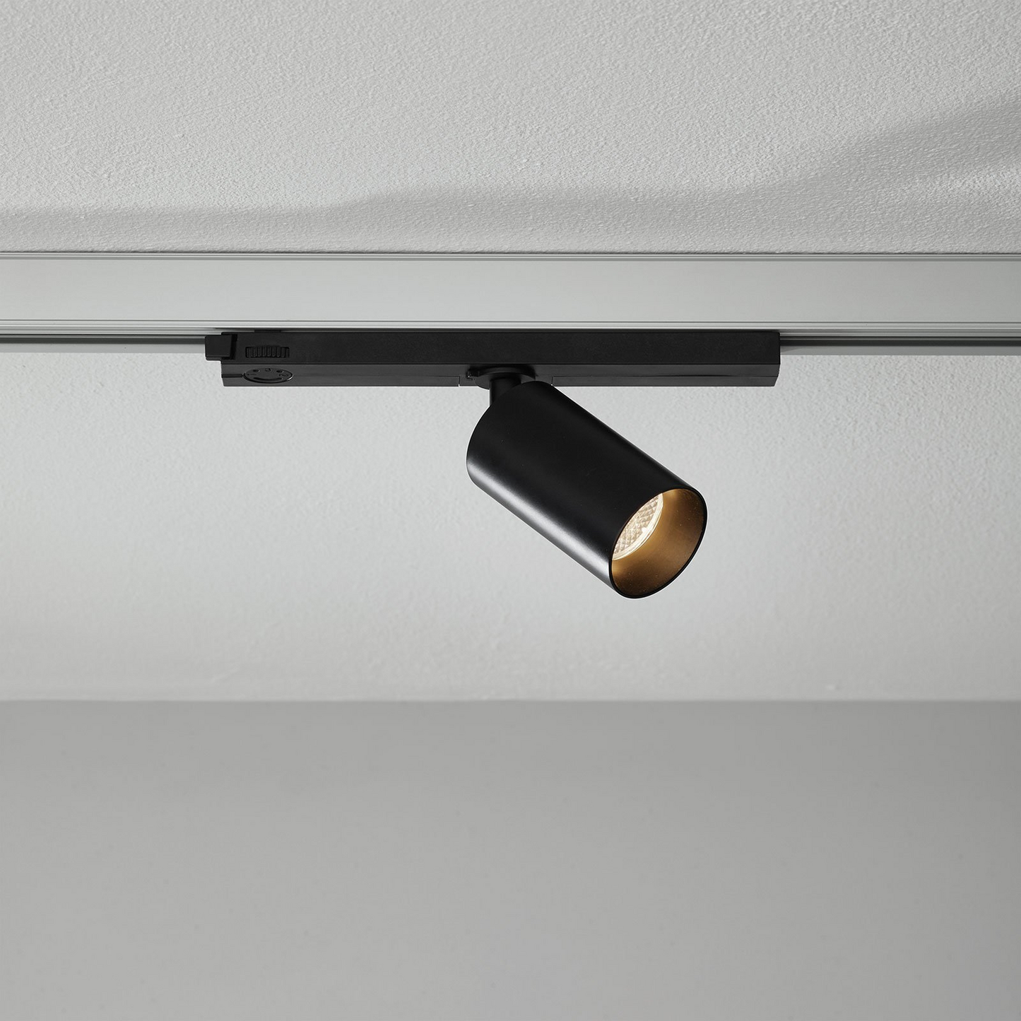 B-flokks Arcchio Tamoo loftljós, teinakastari, loftlampi, ljósastæði, 12,1 W, 43°, svart